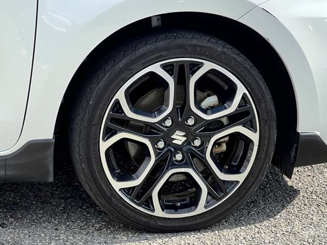 ���Ђ́A���q���܂̃j�[�Y�ɂ������o����悤�A�L�x�ȎԎ����葵���Ă���܂��B����芷���̍ۂ��A����A��낵�����肢�������܂��B