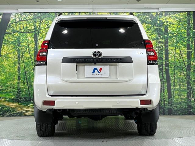 安心の最長10年・走行無制限保証(有償)をご用意。保証内容も充実はもちろん、無料点検&オイル交換や、年中無休の全国・24時間ロードサービスも付帯されておりますのでご安心下さい。