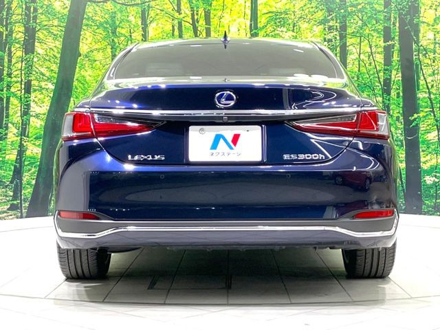 安心の最長10年・走行無制限保証(有償)をご用意。保証内容も充実はもちろん、無料点検&オイル交換や、年中無休の全国・24時間ロードサービスも付帯されておりますのでご安心下さい。