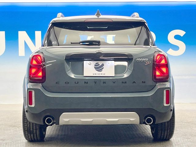 ●当店では第三者機関による車両品質鑑定を導入し、修復歴車を排除。鑑定書が発行されますので、ぱっと見ただけでは分からない箇所まで納得した上でご検討いただけます。※一部未実施の場合がございます。