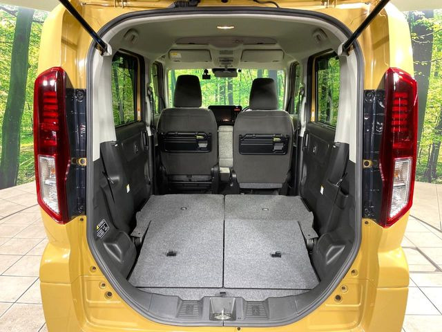 普段のお買い物や通勤、送迎等に十分な荷室スペースを確保しております。セカンドシートを倒すと、大きな荷物の積載も可能です♪