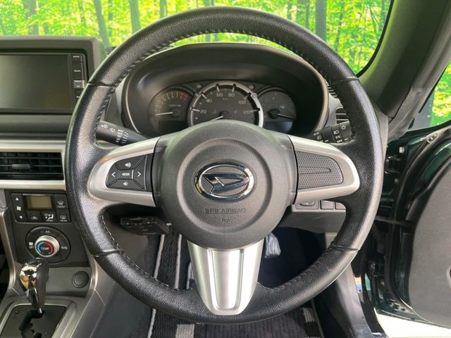 ステアリングも使用感が少なく、きれいな状態となっております♪