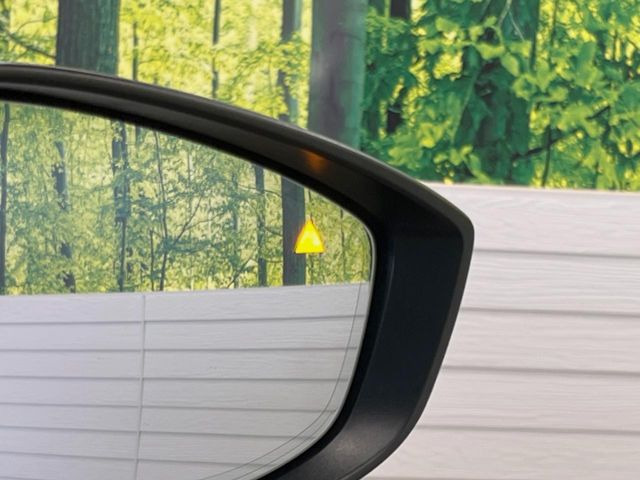 �y�u���C���h�X�|�b�g���j�^�����O�z���s���A�h�A�~���[�̎��p�ɂȂ�₷���ӏ��Ɍ㑱�Ԃ��ڋ߂���ƃT�C�h�~���[�t�߂Ɍx����\���A�h���C�o�[�ɒ��ӊ��N�����Ă���܂��B