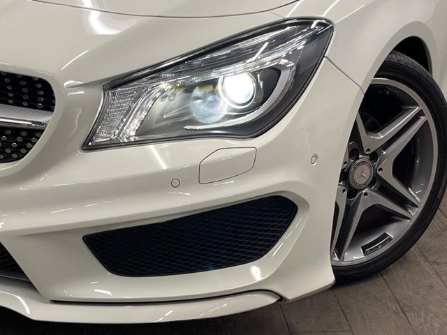 ●HIDヘッドライト:明るく前方を照らしてくれるので、悪天候や夜間の走行時も視界良好で安心してお乗りいただけます。