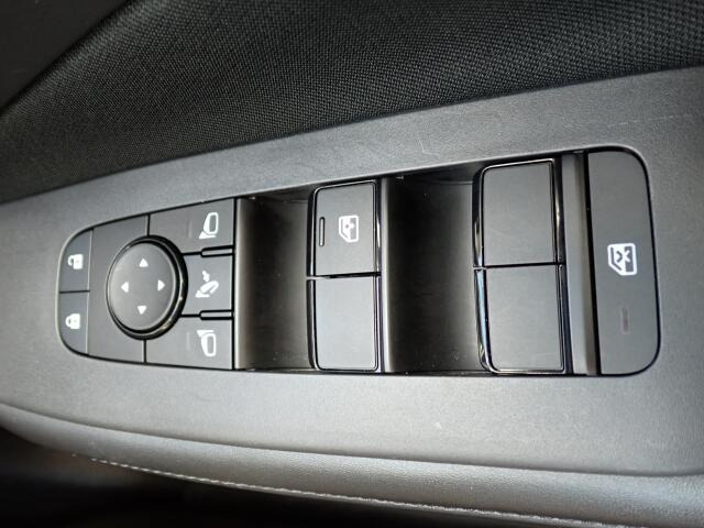 �d���i�[���h�A�~���[�E�p���[�E�B���h�E�������Ă��܂��B