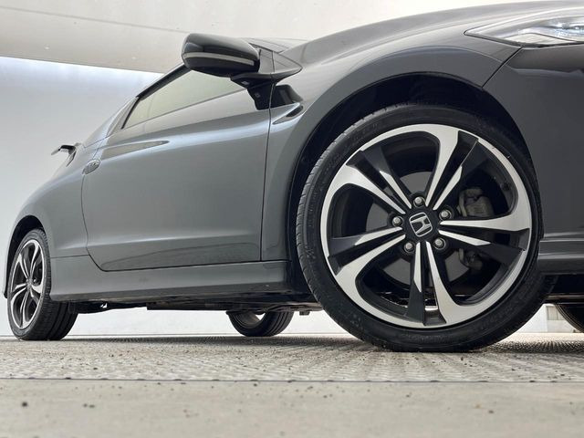 �y����17�C���`�A���~�z�C�[���z�O�ςɃ}�b�`���������A���~�z�C�[���𑕒����Ă���܂��B�e��ЊO�A���~�z�C�[����A�X�^�b�h���X�^�C�����戵�����Ă���܂��B���񂲑��k����������