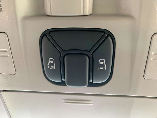 �l�C�̗����d���X���C�h�h�A�t��!�����̕���ו��Ŏ肪�ǂ����Ă����Ԃł������X���C�h�h�A�������J�Ń��N�`���ł�!!