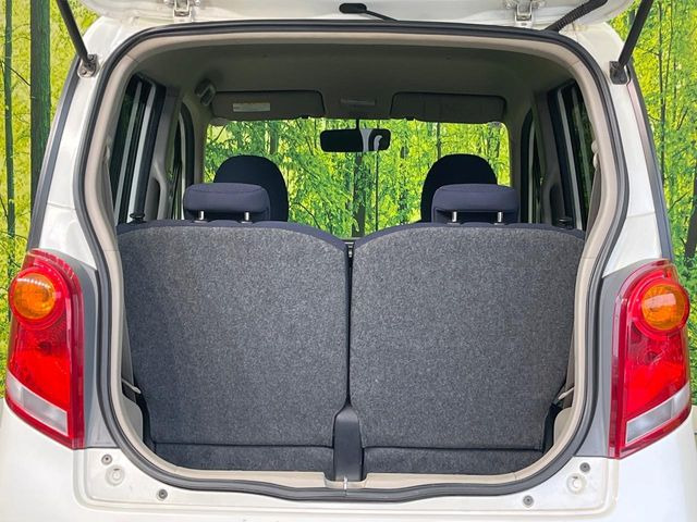 ���i�̂���������ʋ΁A���}���ɏ\���ȉ׎��X�y�[�X���m�ۂ��Ă���܂��B�Z�J���h�V�[�g��|���ƁA�傫�ȉו��̐ύڂ��\�ł���