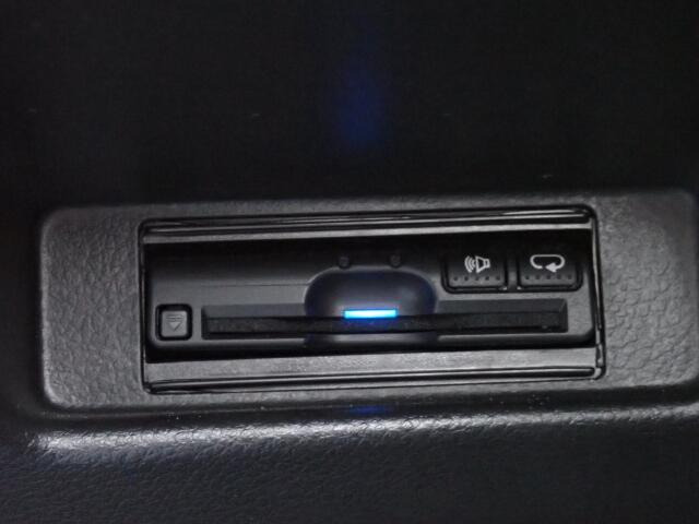 ETCも装備しています。ノンストップで料金所を通過できます。うれしい装備ですよね。