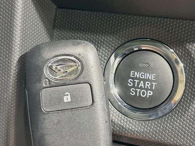 �y�L�[�t���[�V�X�e���z�J�o����|�P�b�g�ɓ��ꂽ�܂܂ł��h�A�̎{���E�������\�ȃX�}�[�g�L�[�𑕔��B�G���W���̃I���E�I�t�����J�M�����o���K�v����������Ƃ��Ă��֗��ł���