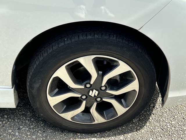 ���Ђ́A���q���܂̃j�[�Y�ɂ������o����悤�A�L�x�ȎԎ����葵���Ă���܂��B����芷���̍ۂ��A����A��낵�����肢�������܂��B