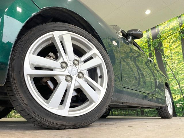 【純正アルミホイール】外観にマッチした純正アルミホイールを装着しております。各種社外アルミホイールや、スタッドレスタイヤも取扱いしております。是非ご相談ください♪