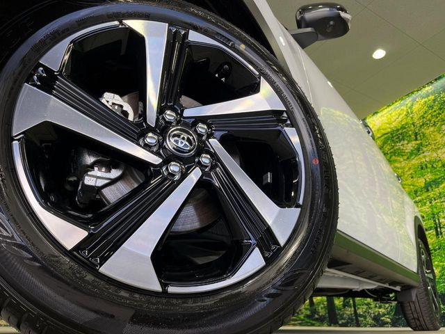 �y����17�C���`�A���~�z�C�[���z�O�ςɃ}�b�`���������A���~�z�C�[���𑕒����Ă���܂��B�e��ЊO�A���~�z�C�[����A�X�^�b�h���X�^�C�����戵�����Ă���܂��B���񂲑��k����������