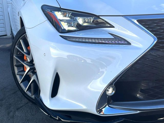 【三眼LEDヘッドライト】スタイリッシュな見た目の三眼LEDヘッドライトを装備♪スタイルだけでなく、夜間の走行も視界良好で安心してお乗りいただけます。