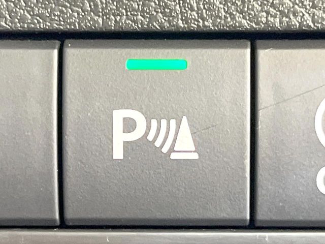 【コーナーセンサー】バンパーに付いたセンサーが障害物を検知!一定の距離に近づくとアラートで教えてくれます♪狭い駐車スペースや車庫入れ時も安心ですね☆