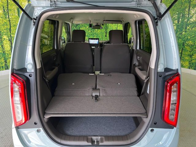 ���i�̂���������ʋ΁A���}���ɏ\���ȉ׎��X�y�[�X���m�ۂ��Ă���܂��B�Z�J���h�V�[�g��|���ƁA�傫�ȉו��̐ύڂ��\�ł���