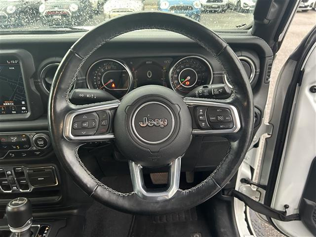 ラングラーアンリミテッド サハラ 4WD