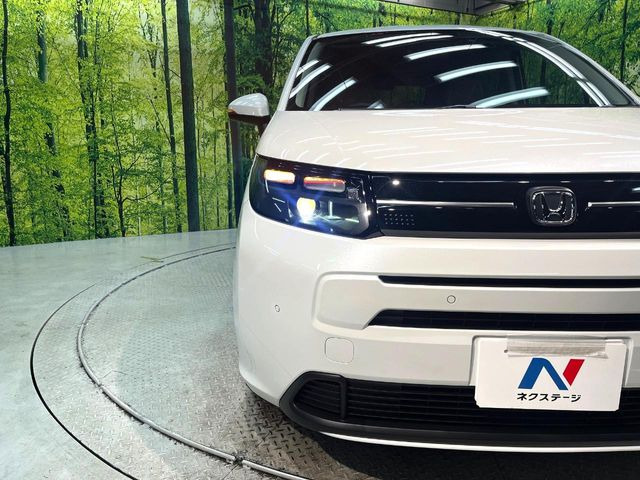 �yLED�w�b�h���C�g�z���V����ԑ��s�����ǍD�Ȏ��E���m�ۂ����S���ĉ^�]�ł��鍂�P�xLED�w�b�h���C�g�𑕔�!�_�����x�������A����d�͂��}�����Ă��܂��B