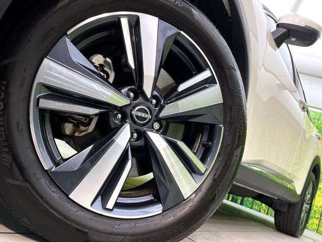 �y����19�C���`�A���~�z�C�[���z�O�ςɃ}�b�`���������A���~�z�C�[���𑕒����Ă���܂��B�e��ЊO�A���~�z�C�[����A�X�^�b�h���X�^�C�����戵�����Ă���܂��B���񂲑��k����������