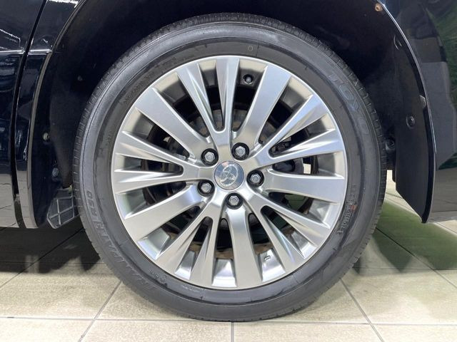 �y����18�C���`�A���~�z�C�[���z�O�ςɃ}�b�`���������A���~�z�C�[���𑕒����Ă���܂��B�e��ЊO�A���~�z�C�[����A�X�^�b�h���X�^�C�����戵�����Ă���܂��B���񂲑��k����������