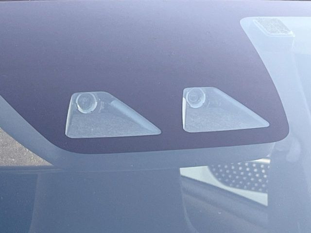 �y�X�}�[�g�A�V�X�g�z���s���ɑO���̎ԗ�����F�����A�Փ˂������Ȏ��͌x��ƃu���[�L�ŏՓˉ���Ɣ�Q�y�����A�V�X�g�B�����S�Ƀh���C�u�����y���݂��������܂��B