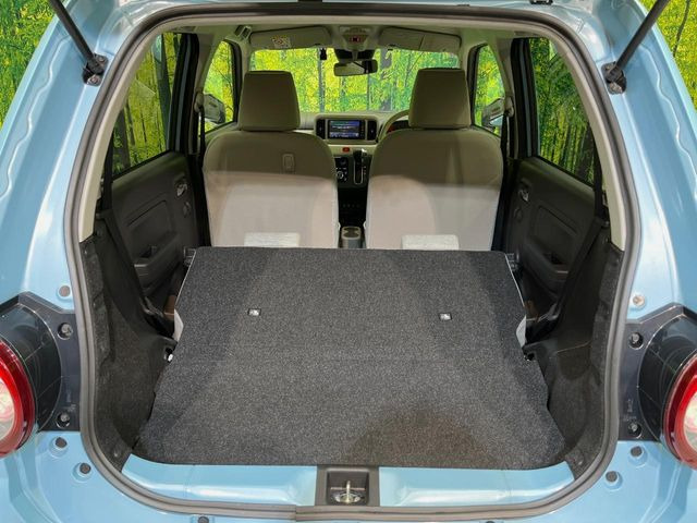 普段のお買い物や通勤、送迎等に十分な荷室スペースを確保しております。セカンドシートを倒すと、大きな荷物の積載も可能です♪