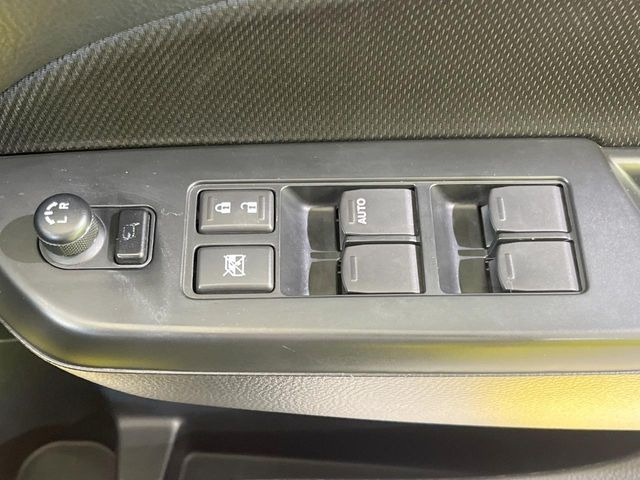 �y�d���i�[�~���[�z�T�C�h�~���[�͓d���i�[���ƂȂ��Ă���A�������ԏ�ł��L�Y�������X�N��}�����܂��B