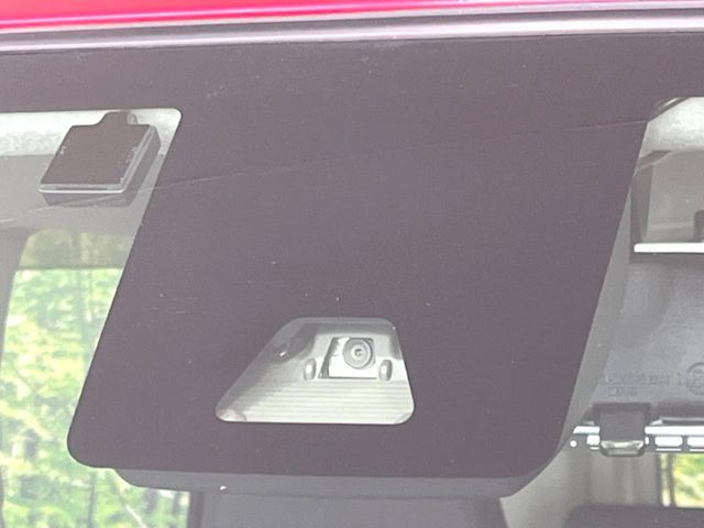 �y�X�}�[�g�A�V�X�g�z���s���ɑO���̎ԗ�����F�����A�Փ˂������Ȏ��͌x��ƃu���[�L�ŏՓˉ���Ɣ�Q�y�����A�V�X�g�B�����S�Ƀh���C�u�����y���݂��������܂��B