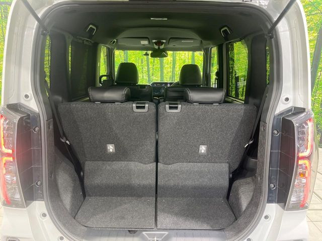 ���i�̂���������ʋ΁A���}���ɏ\���ȉ׎��X�y�[�X���m�ۂ��Ă���܂��B�Z�J���h�V�[�g��|���ƁA�傫�ȉו��̐ύڂ��\�ł���