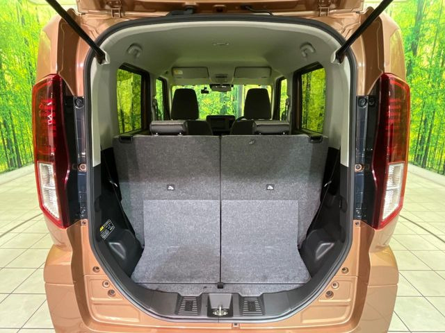 ���i�̂���������ʋ΁A���}���ɏ\���ȉ׎��X�y�[�X���m�ۂ��Ă���܂��B�Z�J���h�V�[�g��|���ƁA�傫�ȉו��̐ύڂ��\�ł���