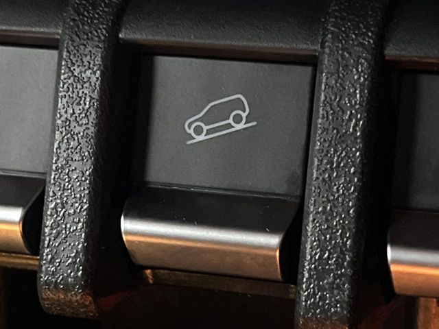 �y�_�E���q���A�V�X�g�z�}�ȍ⓹������Ƃ��Ɏ����Ńu���[�L�𐧌�A���̒ᑬ�x��ۂ��܂��B�ᓹ�∫�H�ȂǊ���₷���H�ʂ̉����ł��^�C�������b�N���Ȃ�������S!�n���h������ɏW���ł��܂�!