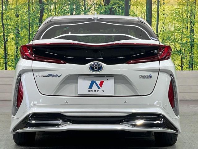 安心の最長10年・走行無制限保証(有償)をご用意。保証内容も充実はもちろん、無料点検&オイル交換や、年中無休の全国・24時間ロードサービスも付帯されておりますのでご安心下さい。