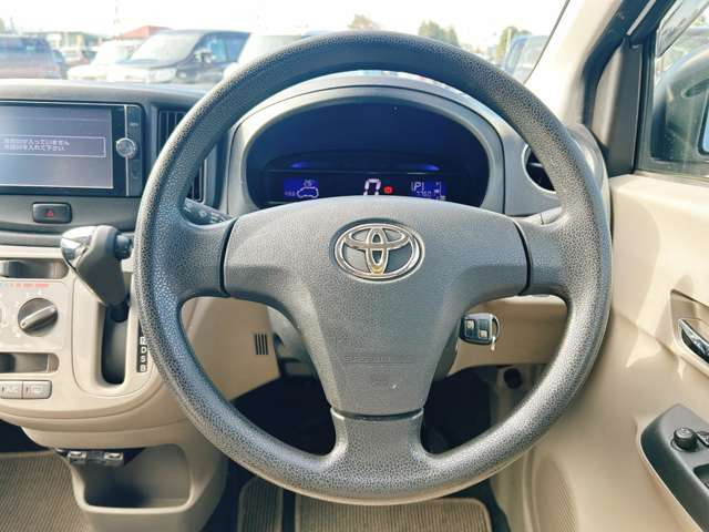 お客様のご予算帯に合わせたお車を常時100台以上取り揃えています!当社のスタッフがお客様のお車選びをしっかりサポートしご提案させていただきます!