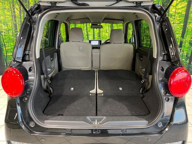普段のお買い物や通勤、送迎等に十分な荷室スペースを確保しております。セカンドシートを倒すと、大きな荷物の積載も可能です♪