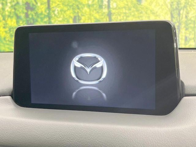 【純正ナビ】人気の純正ナビを装備しております。ナビの使いやすさはもちろん、オーディオ機能も充実!キャンプや旅行はもちろん、通勤や買い物など普段のドライブも楽しくなるはず♪