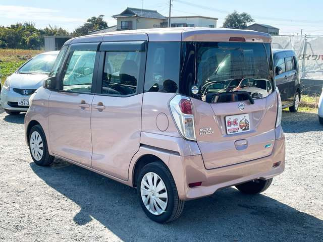 ���X�ł͌y�����Ԃ��畁�ʎԂ܂ŕ��L���I�[�����[�J�[�̎Ԏ�E�F�E�O���[�h��L�x�ɑ����Ă���܂��B