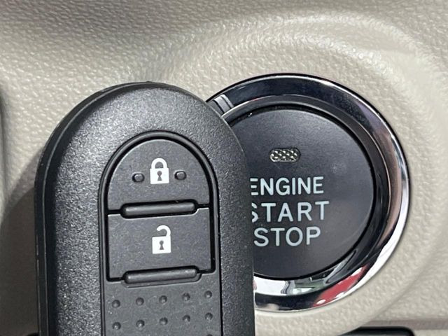 �y�L�[�t���[�V�X�e���z�J�o����|�P�b�g�ɓ��ꂽ�܂܂ł��h�A�̎{���E�������\�ȃX�}�[�g�L�[�𑕔��B�G���W���̃I���E�I�t�����J�M�����o���K�v����������Ƃ��Ă��֗��ł���