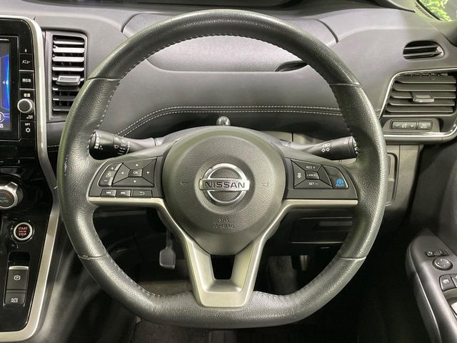 �y�����v�����X�e�A�����O�z�㎿�Ȋv���g�p���邱�ƂŁA��ɂ����������݂ƂĂ��^�]���₷���n���h���ł���