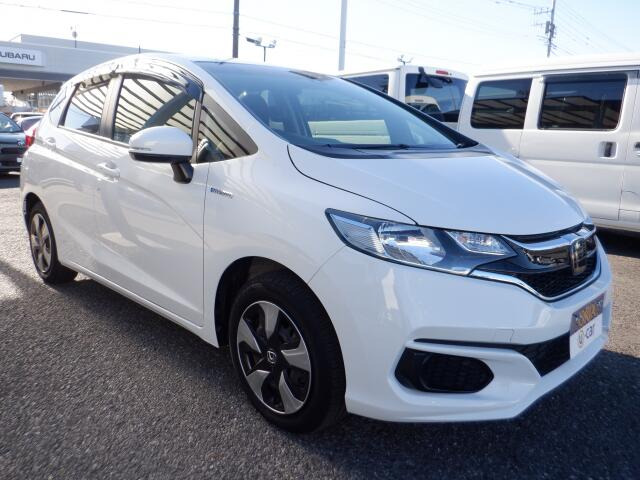 オリックスUcar柏インター店♪お問合せは、TEL0120-20ー5370まで♪定休日の水曜日を除き、土日祝日も営業中。100台近く展示している大型店舗です!