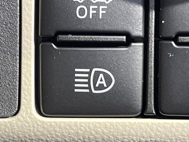 【オートハイビーム】夜間の安全走行に役立つ便利な機能!先行車や対向車を検知し、ハイビームとロービームを切り替えてくれます♪