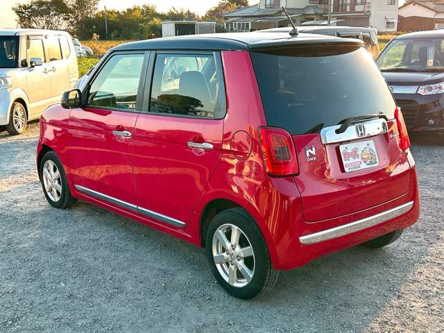 ���X�ł͌y�����Ԃ��畁�ʎԂ܂ŕ��L���I�[�����[�J�[�̎Ԏ�E�F�E�O���[�h��L�x�ɑ����Ă���܂��B