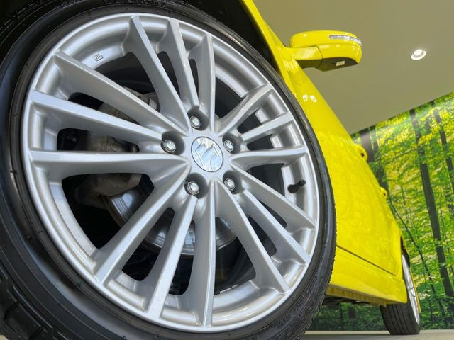 �y����17�C���`�A���~�z�C�[���z�O�ςɃ}�b�`���������A���~�z�C�[���𑕒����Ă���܂��B�e��ЊO�A���~�z�C�[����A�X�^�b�h���X�^�C�����戵�����Ă���܂��B���񂲑��k����������