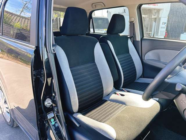 お客様のご予算帯に合わせたお車を常時100台以上取り揃えています!当社のスタッフがお客様のお車選びをしっかりサポートしご提案させていただきます!