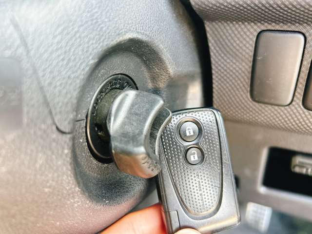 �y�X�}�[�g�L�[&�v�b�V���X�^�[�g�V�X�e���z�J�o����|�P�b�g�ɓ��ꂽ�܂܃h�A�̊J���ł��A�����^�b�`�Ŋy�X�G���W�����������܂���