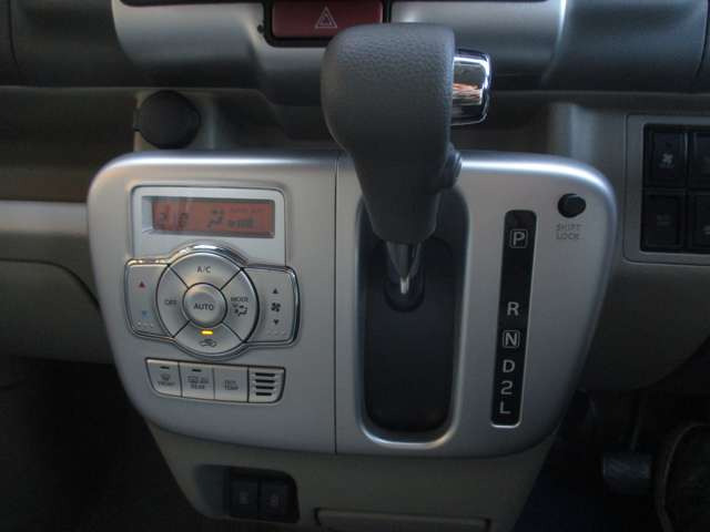 �ЊO9�^SD�i�r�E�t���Z�O�EB�J�����EBT�E�����d���X���C�h�E�I�[�g�X�e�b�v�E�V�[�g�q�[�^�[�E����14AW�E�t�H�O�����v�E�Փˌy���ELKA�E�\�i�[�E4WD