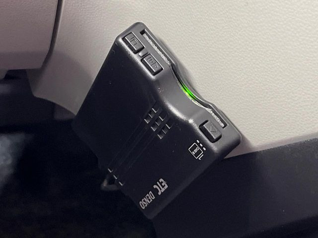 【ETC】高速道路の料金所をストレスなく通過!話題のスポットやサービスエリアに多い「スマートIC」利用時は必須のアイテムです。当店でセットアップを実施、ご納車当日からすぐにご利用いただけます!