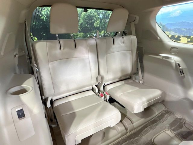 3列目シートはもちろん状態良好☆大人でもゆったりと座って頂けますので、大人数でのお出かけもラクラクです♪ご家族で、気の知れた仲間で、ドライブに行くのが楽しみですね♪