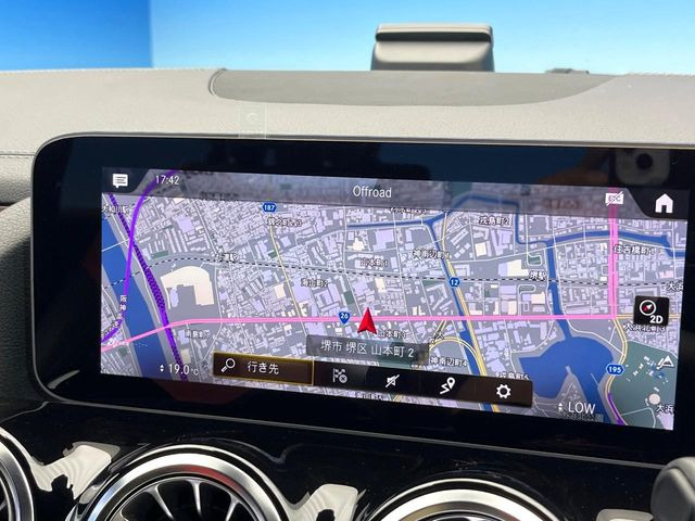 �������i�r:��̊��̂���i�r�́A����������ԓ������o���Ă���܂��B�I�[�f�B�I�@�\���[�����Ă���܂��̂ŁA�^�]�����y���߂܂���