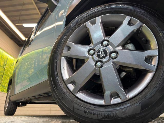 �y����15�C���`�A���~�z�C�[���z�O�ςɃ}�b�`���������A���~�z�C�[���𑕒����Ă���܂��B�e��ЊO�A���~�z�C�[����A�X�^�b�h���X�^�C�����戵�����Ă���܂��B���񂲑��k����������