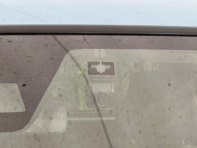 【ドライブレコーダー】安心・安全なカーライフに必須のドライブレコーダーを装備!走行中はもちろん、あおり運転や事故に遭遇した際の状況も映像で記録し、万一のリスクに備えます。